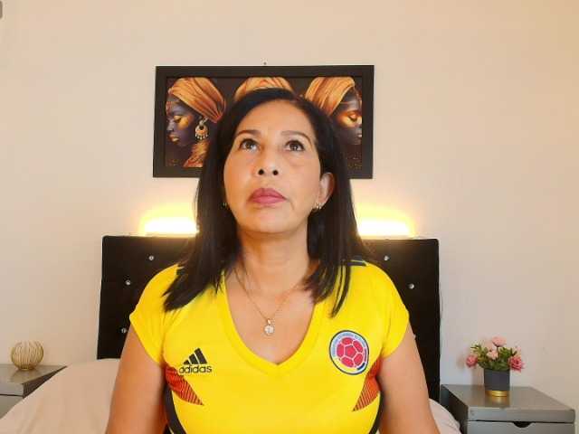 Shanon-mature live cam on BongaCams
