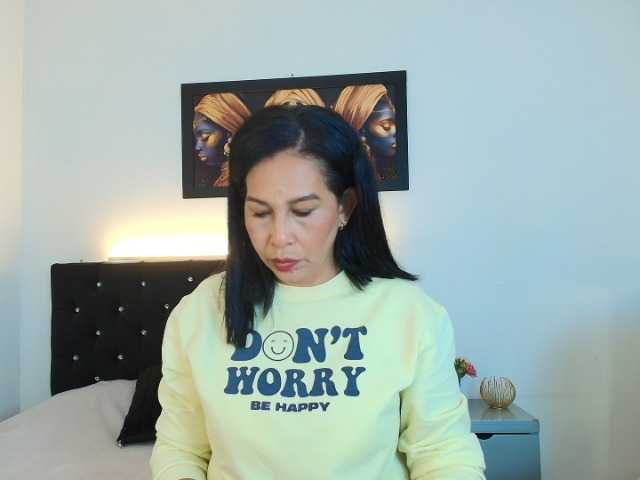 Shanon-mature live cam