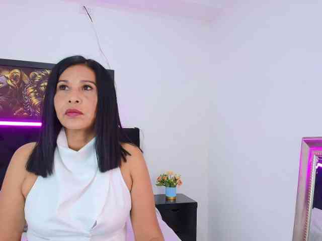 Shanon-mature Shanon-mature