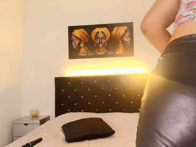 Shanon-mature webcam