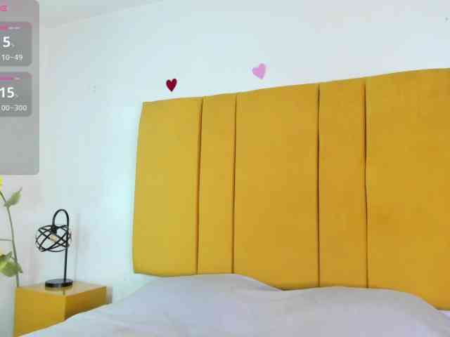 Shanon-mature webcam