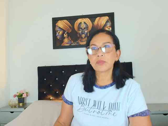 Shanon-mature Shanon-mature