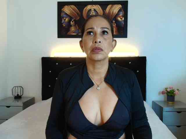 Shanon-mature Shanon-mature