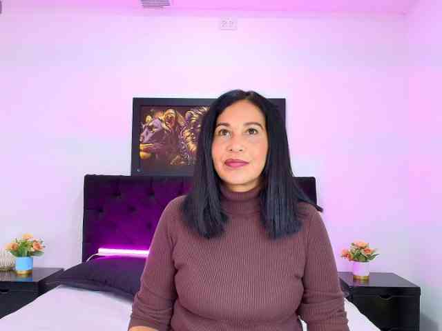 Shanon-mature Shanon-mature