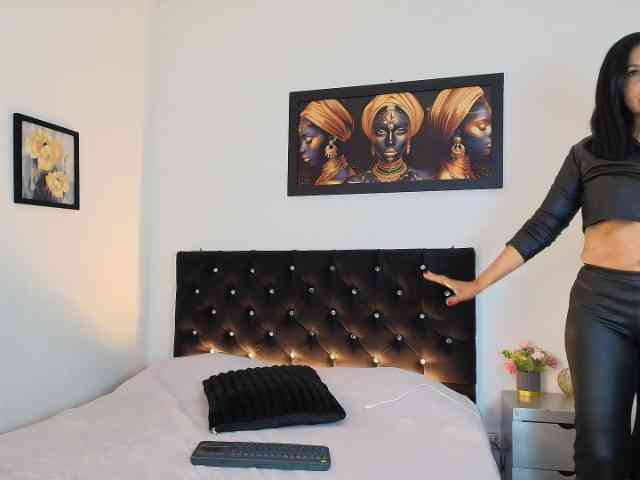 Shanon-mature webcam