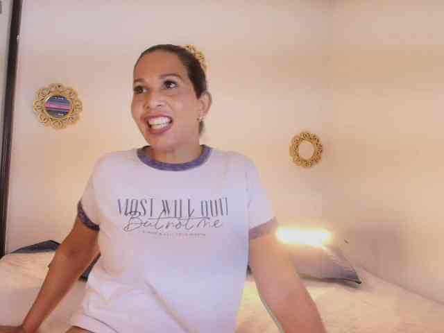 Shanon-mature Shanon-mature