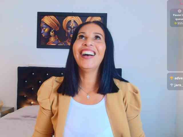 Shanon-mature webcam