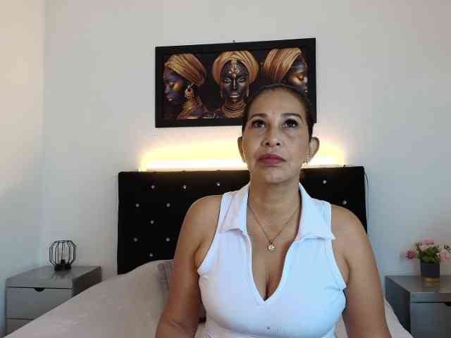 Shanon-mature Shanon-mature