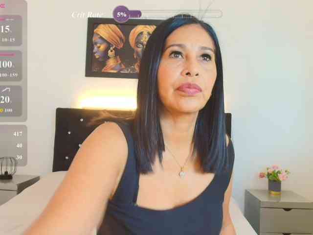 Shanon-mature webcam