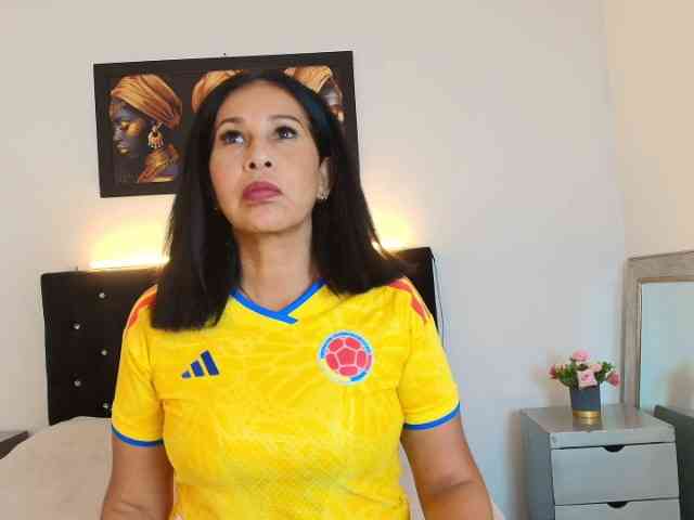 Shanon-mature Shanon-mature