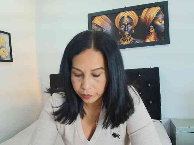 Shanon-mature Shanon-mature
