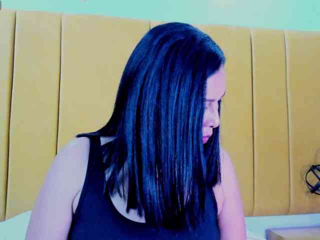 Shanon-mature webcam