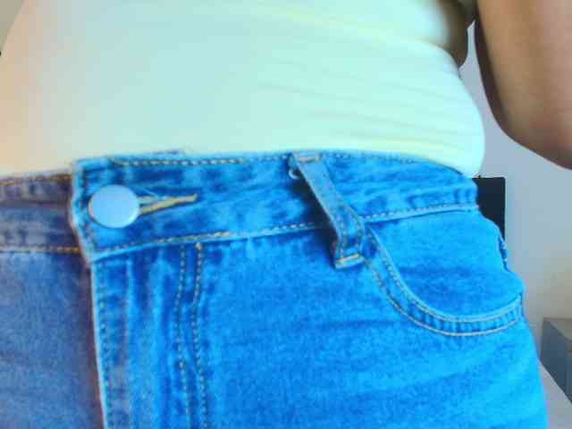 Shanon-mature webcam