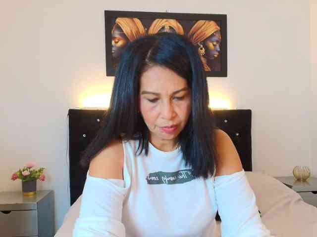 Shanon-mature Shanon-mature