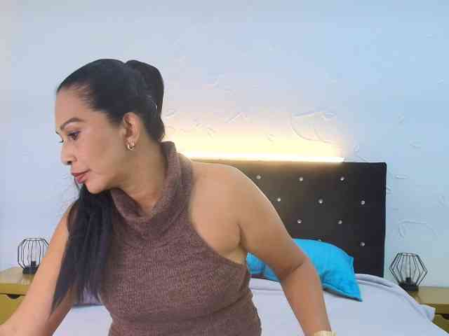 Shanon-mature Shanon-mature