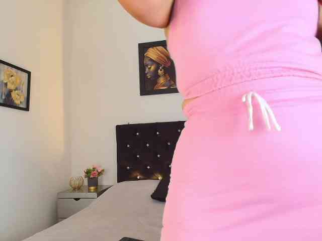 Shanon-mature webcam