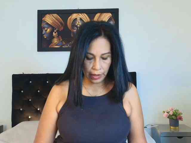 Shanon-mature Shanon-mature