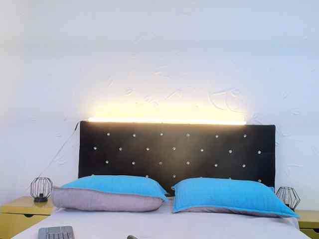 Shanon-mature Shanon-mature