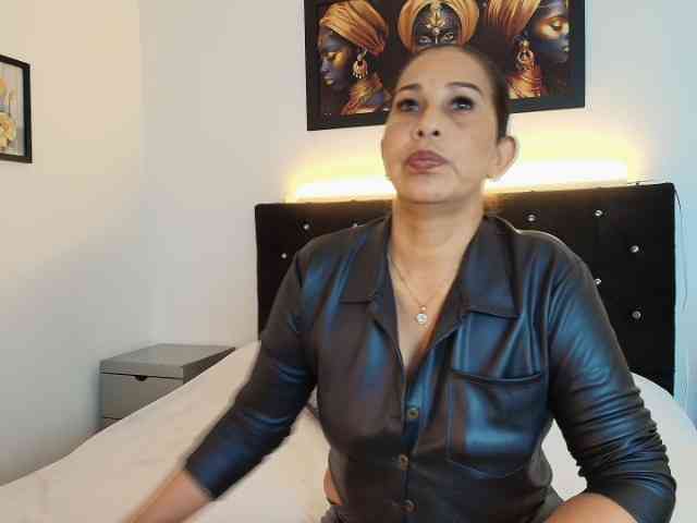 Shanon-mature Shanon-mature