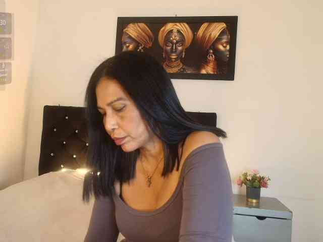 Shanon-mature Shanon-mature