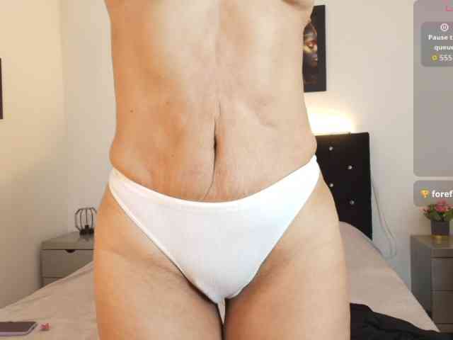 Shanon-mature webcam