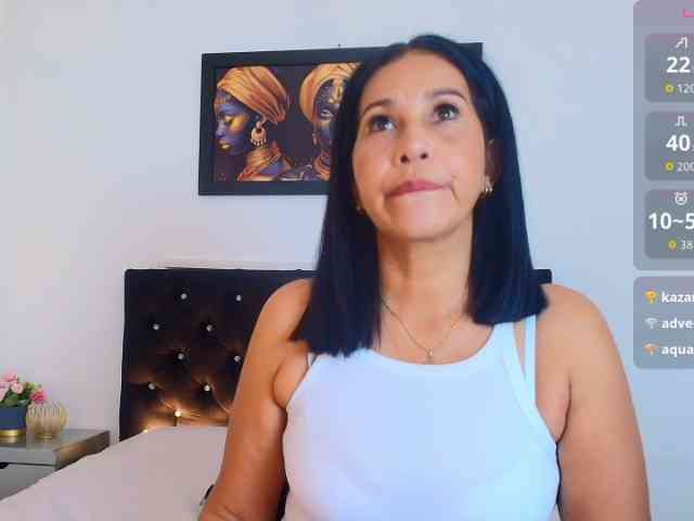 Shanon-mature webcam