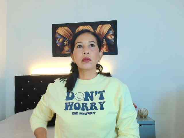Shanon-mature webcam
