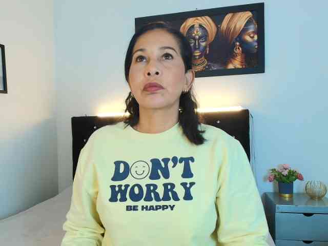 Shanon-mature webcam