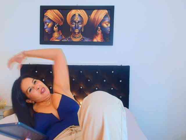 Shanon-mature webcam