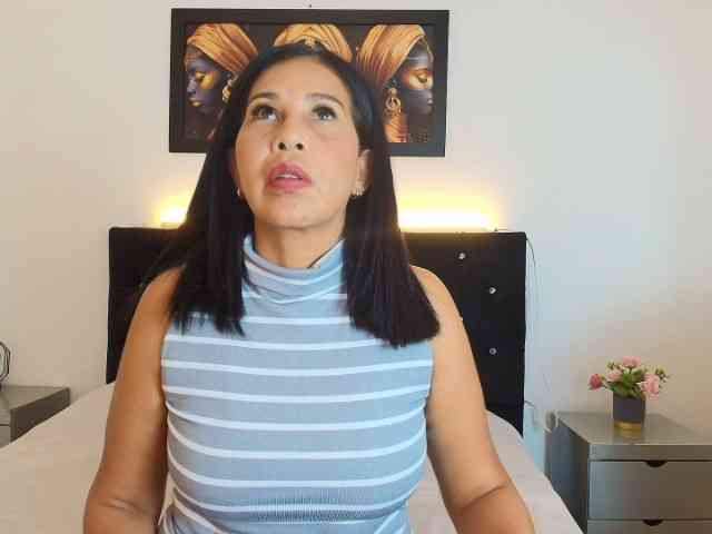 Shanon-mature Shanon-mature
