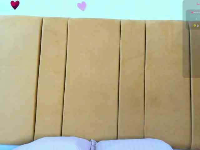 Shanon-mature webcam