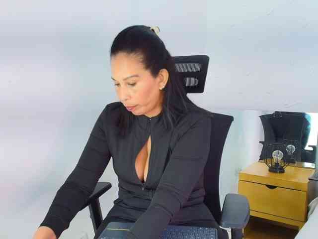 Shanon-mature Shanon-mature