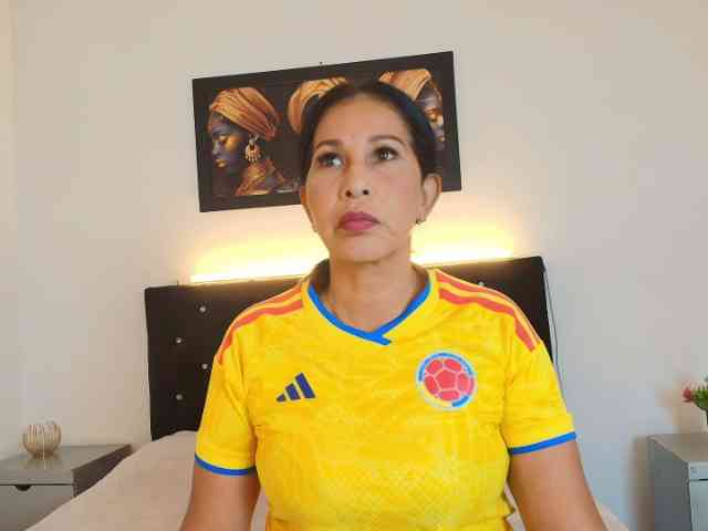 Shanon-mature Shanon-mature