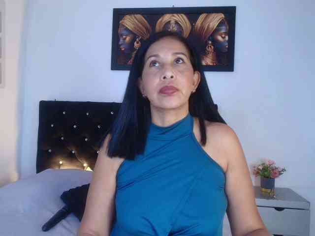 Shanon-mature webcam