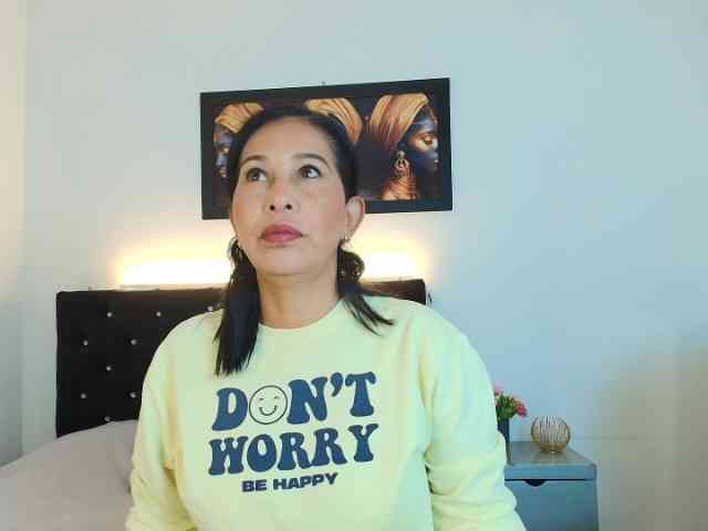 Shanon-mature webcam