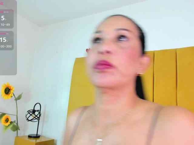 Shanon-mature webcam