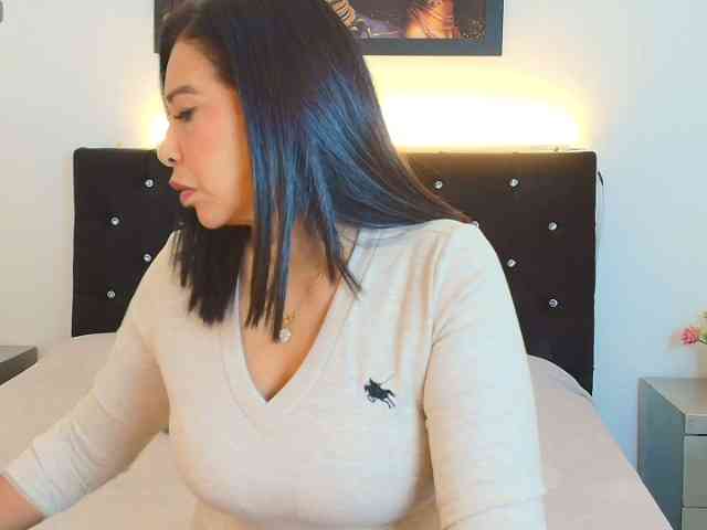 Shanon-mature Shanon-mature