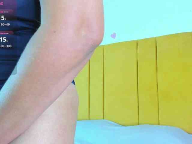 Shanon-mature webcam