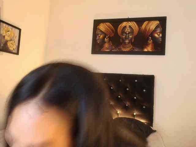 Shanon-mature webcam