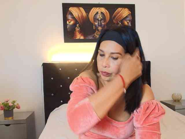 Shanon-mature Shanon-mature