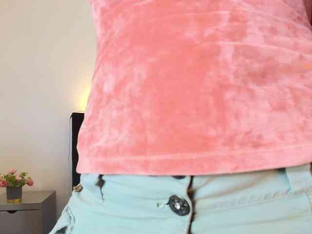 Shanon-mature webcam