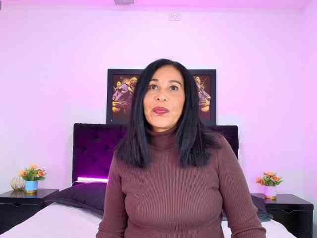 Shanon-mature Shanon-mature