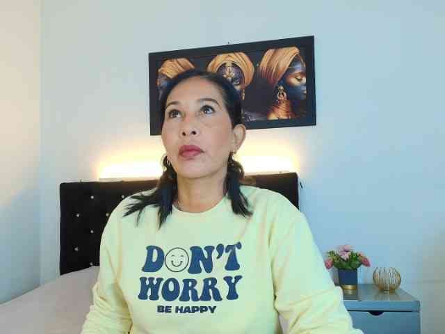 Shanon-mature webcam