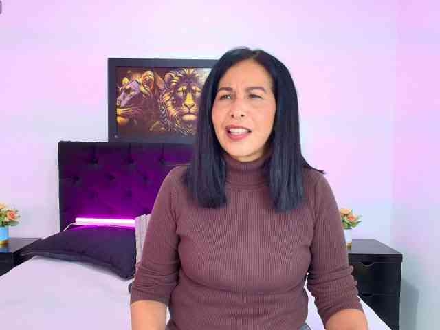 Shanon-mature Shanon-mature