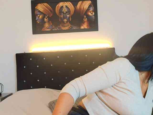 Shanon-mature Live Webcam on BongaCams