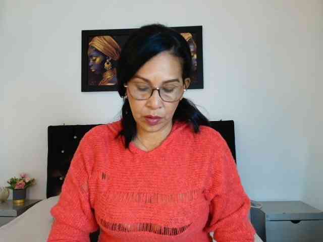 Shanon-mature webcam