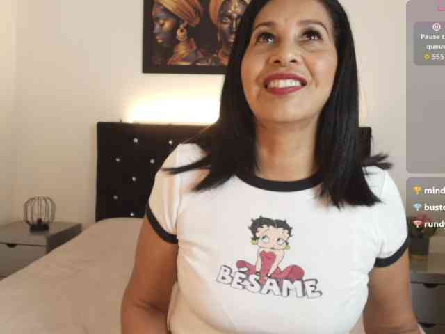 Shanon-mature webcam