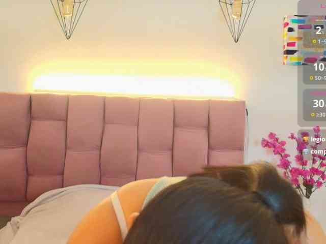 Shanon-mature webcam