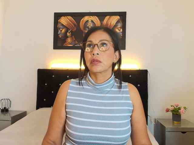 Shanon-mature Shanon-mature