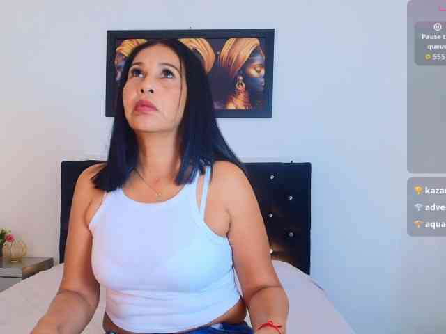 Shanon-mature webcam